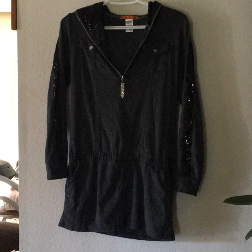 Sequined hoodie pullover.